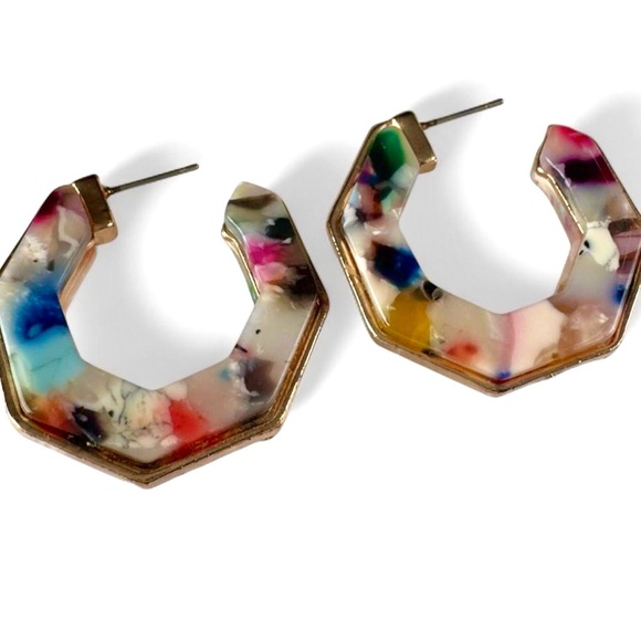 Lulus Jewelry - Hexagon Lucite Hoop Earrings